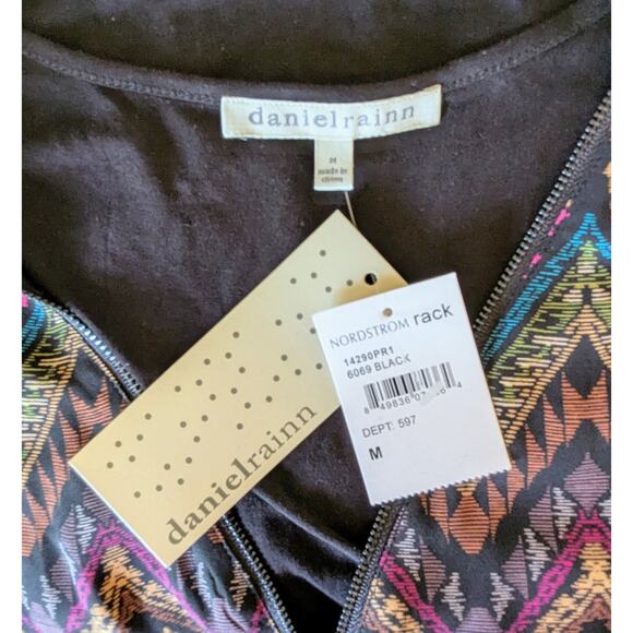 NEW Daniel Rainn Top Medium Black Multicolor Chevron Aztec Zip Front Cap Sleeve - Picture 7 of 8